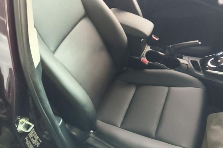 Used Toyota Levin 2017 Revised Dual-Engine 1.8H GS E-CVT Elite Sunroof Version China V Standard Right Front Seat