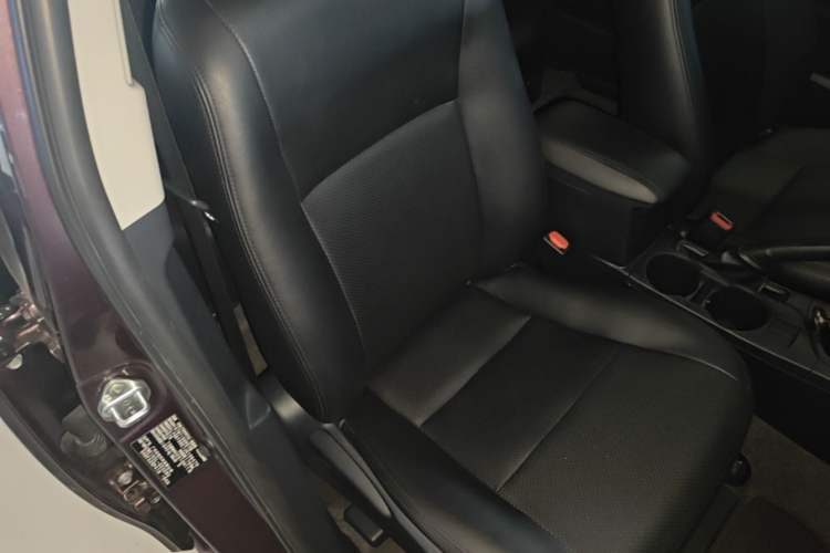 Used Toyota Levin 2017 Revised Dual-Engine 1.8H GS E-CVT Elite Sunroof Version China VI Standard Right Front Seat