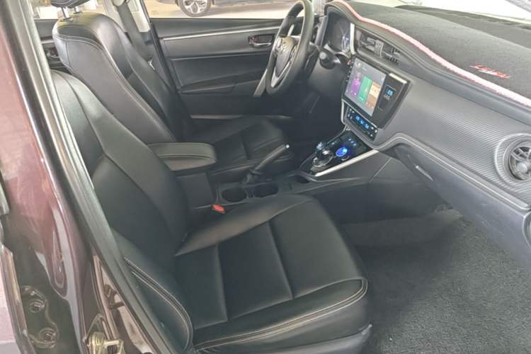 Used Toyota Levin 2017 Revised Dual-Engine 1.8H GS E-CVT Elite Sunroof Version China V Standard Right Front Seat