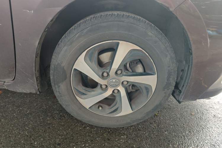 Used Toyota Levin 2017 Revised Dual-Engine 1.8H GS E-CVT Elite Sunroof Version China V Standard Right Front Wheel Hub