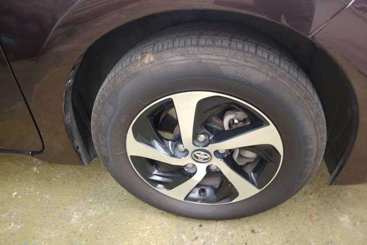 Used Toyota Levin 2017 Revised Dual-Engine 1.8H GS E-CVT Elite Sunroof Version China V Standard Right Front Wheel Hub