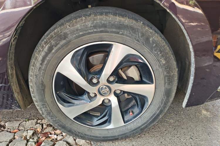 Used Toyota Levin 2017 Revised Dual-Engine 1.8H GS E-CVT Elite Sunroof Version China V Standard Right Front Wheel Hub