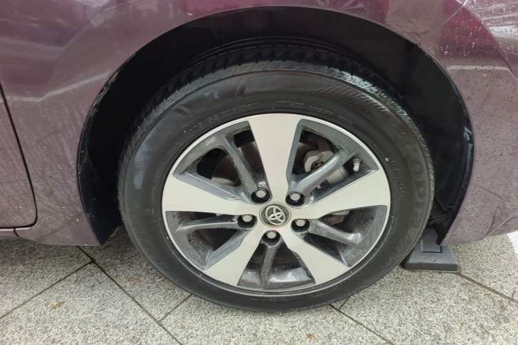 Used Toyota Levin 2017 Revised Dual-Engine 1.8H V E-CVT Luxury Edition China V Standard Right Front Wheel Hub
