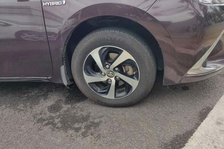 Used Toyota Levin 2017 Revised Dual-Engine 1.8H GS E-CVT Elite Sunroof Version China V Standard Right Front Wheel Hub