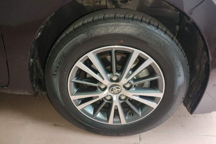 Used Toyota Levin 2017 Revised Dual-Engine 1.8H GS E-CVT Elite Sunroof Version China V Standard Right Front Wheel Hub
