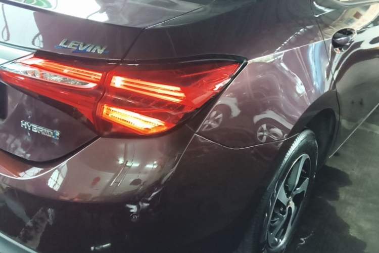 Used Toyota Levin 2017 Revised Dual-Engine 1.8H GS E-CVT Elite Sunroof Version China V Standard Right Rear Taillight