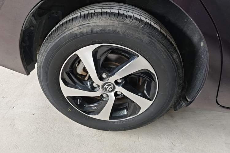 Used Toyota Levin 2017 Revised Dual-Engine 1.8H GS E-CVT Elite Sunroof Version China V Standard Right Rear Wheel Hub