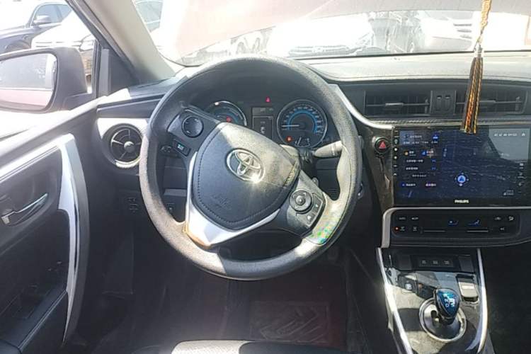Used Toyota Levin 2017 Revised Dual-Engine 1.8H GS E-CVT Elite Sunroof Version China V Standard Steering Wheel