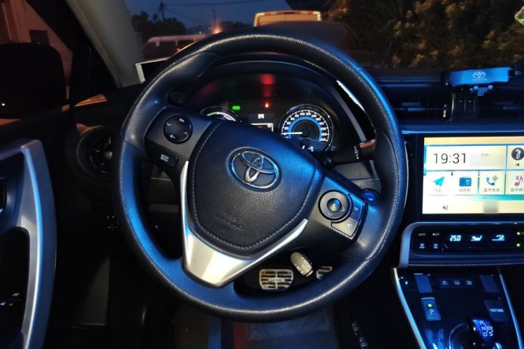 Used Toyota Levin 2017 Revised Dual-Engine 1.8H GS E-CVT Elite Sunroof Version China V Standard Steering Wheel