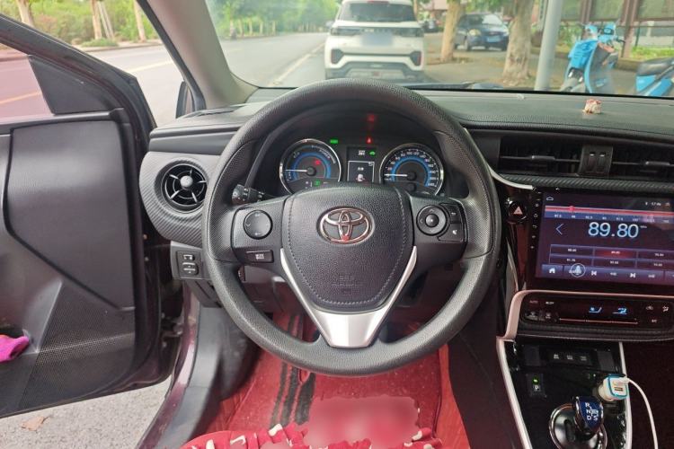 Used Toyota Levin 2017 Revised Dual-Engine 1.8H GS E-CVT Elite Sunroof Version China V Standard Steering Wheel