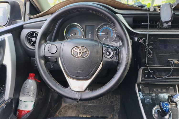 Used Toyota Levin 2017 Revised Dual-Engine 1.8H GS E-CVT Elite Sunroof Version China V Standard Steering Wheel