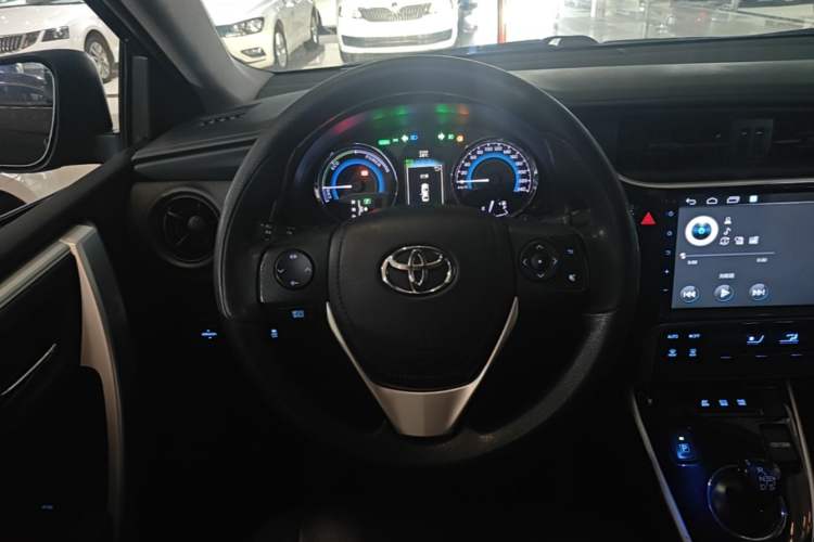 Used Toyota Levin 2017 Revised Dual-Engine 1.8H GS E-CVT Elite Sunroof Version China VI Standard Steering Wheel
