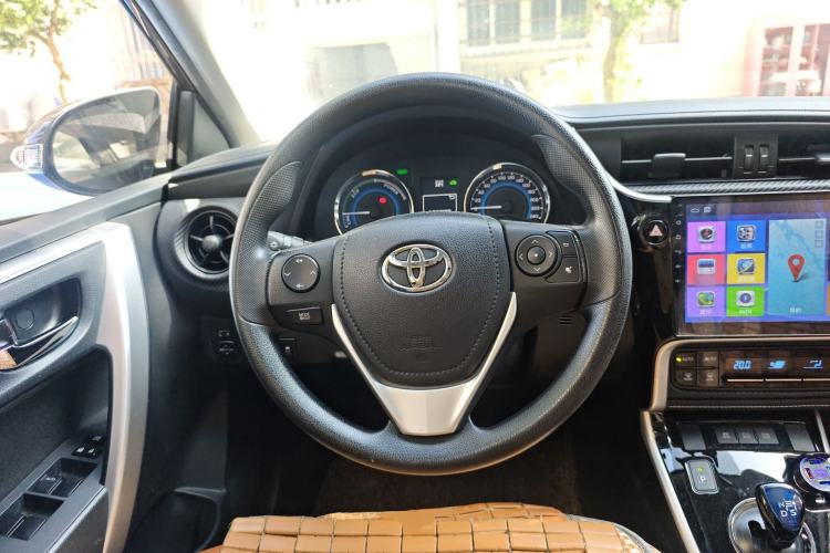 Used Toyota Levin 2017 Revised Dual-Engine 1.8H GS E-CVT Elite Sunroof Version China V Standard Steering Wheel