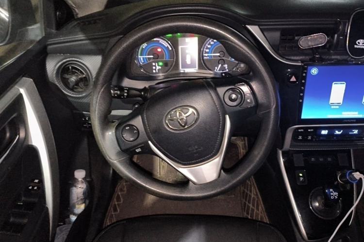 Used Toyota Levin 2017 Revised Dual-Engine 1.8H GS E-CVT Elite Sunroof Version China V Standard Steering Wheel