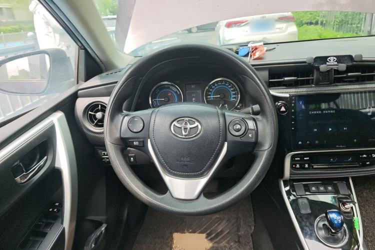 Used Toyota Levin 2017 Revised Dual-Engine 1.8H GS E-CVT Elite Sunroof Version China V Standard Steering Wheel