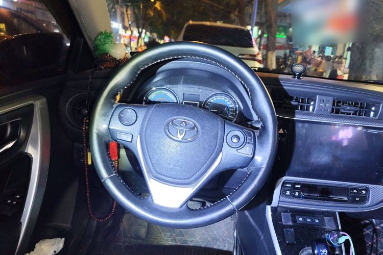 Used Toyota Levin 2017 Revised Dual-Engine 1.8H GS E-CVT Elite Sunroof Version China V Standard Steering Wheel