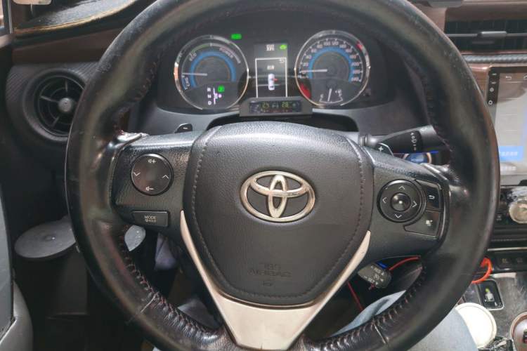 Used Toyota Levin 2017 Revised Dual-Engine 1.8H GS E-CVT Elite Sunroof Version China V Standard Steering Wheel