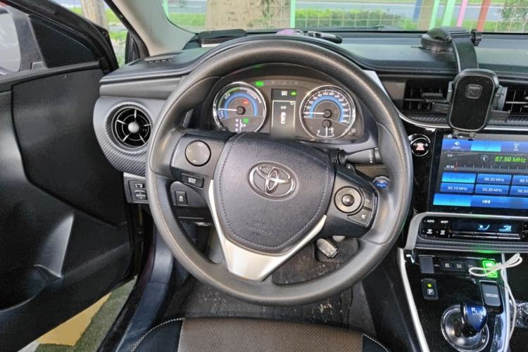 Used Toyota Levin 2017 Revised Dual-Engine 1.8H GS E-CVT Elite Sunroof Version China V Standard Steering Wheel
