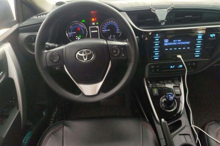 Used Toyota Levin 2017 Revised Dual-Engine 1.8H GS E-CVT Elite Sunroof Version China V Standard Steering Wheel