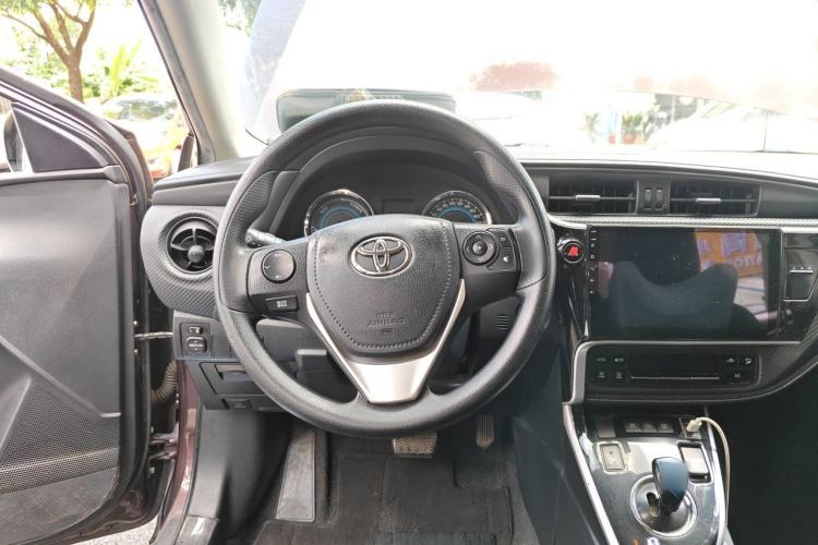 Used Toyota Levin 2017 Revised Dual-Engine 1.8H GS E-CVT Elite Sunroof Version China V Standard Steering Wheel