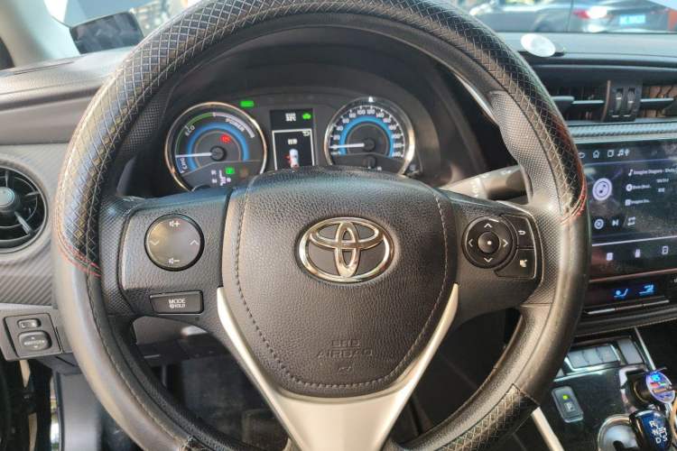 Used Toyota Levin 2017 Revised Dual-Engine 1.8H GS E-CVT Elite Sunroof Version China V Standard Steering Wheel