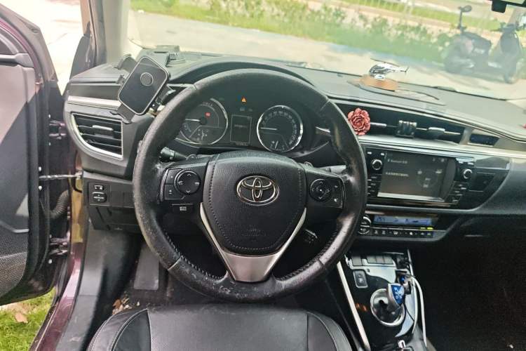 Used Toyota Levin 2017 Revised Dual-Engine 1.8H GS-L E-CVT Leading Edition China V Standard Steering Wheel