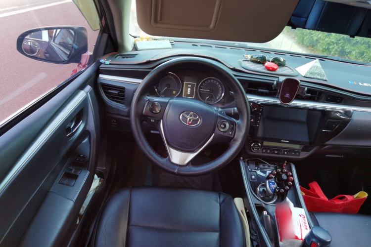 Used Toyota Levin 2017 Revised Dual-Engine 1.8H GS E-CVT Elite Sunroof Version China V Standard Steering Wheel