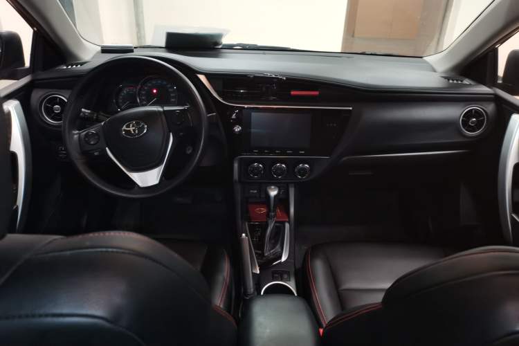 Used Toyota Levin 2017 Revised 185T CVT Leading Edition China V Standard Center Console