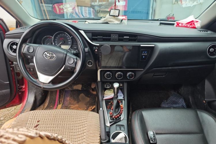 Used Toyota Levin 2017 Revised Version 185T CVT Elite Edition China VI Standard Center Console