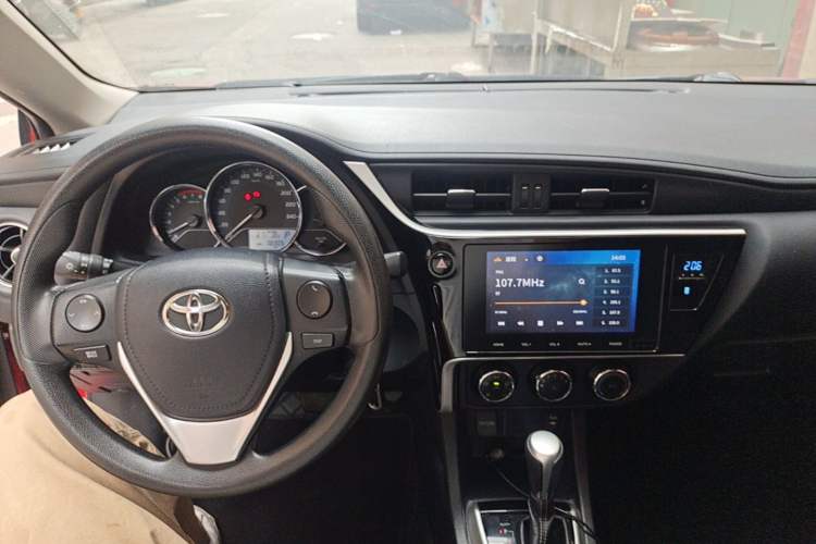 Used Toyota Levin 2017 Revised 185T CVT Elite Edition China V Standard Center Console