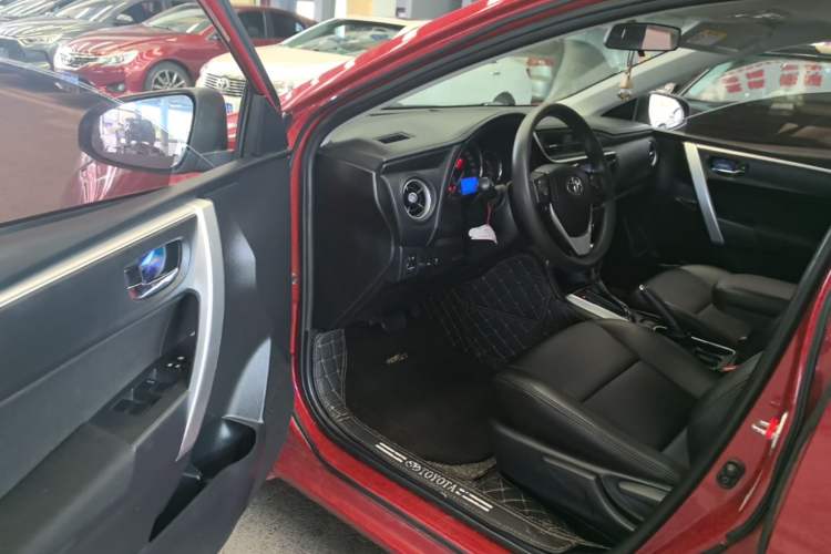 Used Toyota Levin 2017 Revised 185T CVT Elite Edition China V Standard Driver Seat