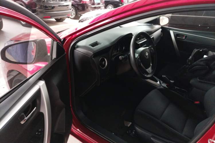 Used Toyota Levin 2017 Revised Version 185T CVT Elite Edition China VI Standard Driver Seat