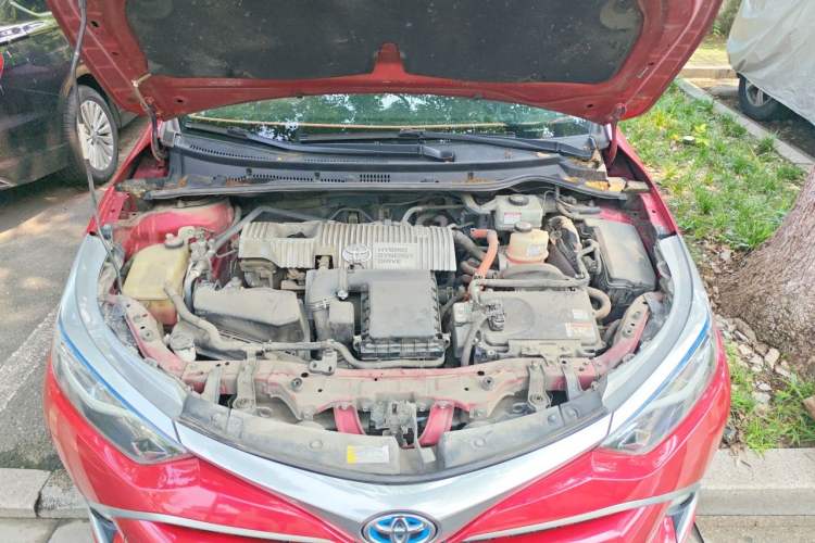 Used Toyota Levin 2017 Revised Dual-Engine 1.8H GS E-CVT Elite Sunroof Version China V Standard Engine Bay
