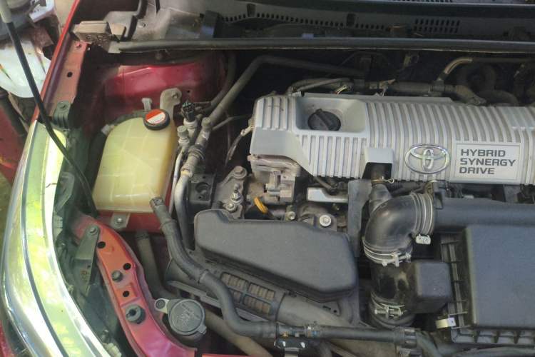 Used Toyota Levin 2017 Revised Dual-Engine 1.8H GS E-CVT Elite Sunroof Version China V Standard Engine Bay Right