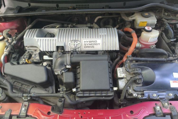Used Toyota Levin 2017 Revised Dual-Engine 1.8H GS E-CVT Elite Sunroof Version China V Standard Engine Bay