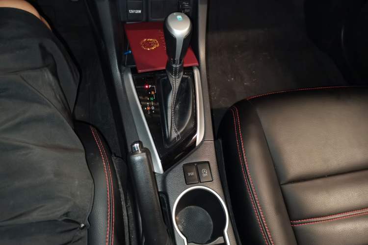 Used Toyota Levin 2017 Revised 185T CVT Leading Edition China V Standard Gear Lever