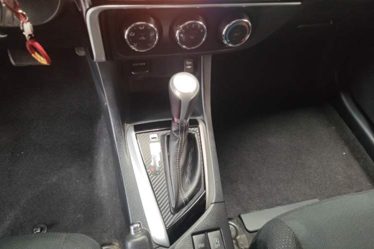 Used Toyota Levin 2017 Revised 185T CVT Elite Edition China V Standard Gear Lever