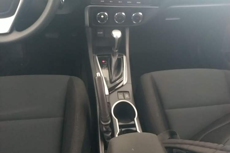 Used Toyota Levin 2017 Revised 185T CVT Elite Edition China V Standard Gear Lever