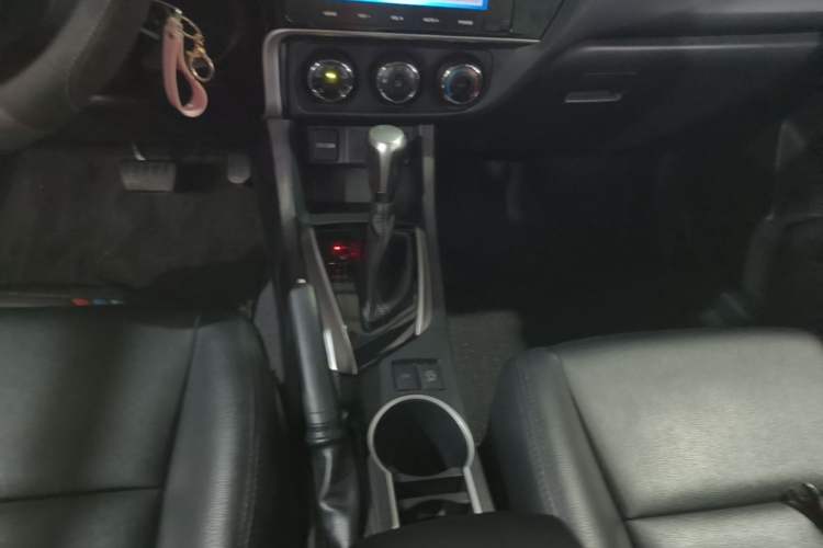 Used Toyota Levin 2017 Revised 185T CVT Elite Edition China V Standard Gear Lever