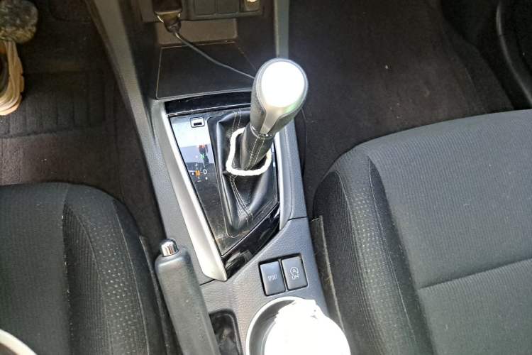 Used Toyota Levin 2017 Revised 185T CVT Elite Edition China V Standard Gear Lever