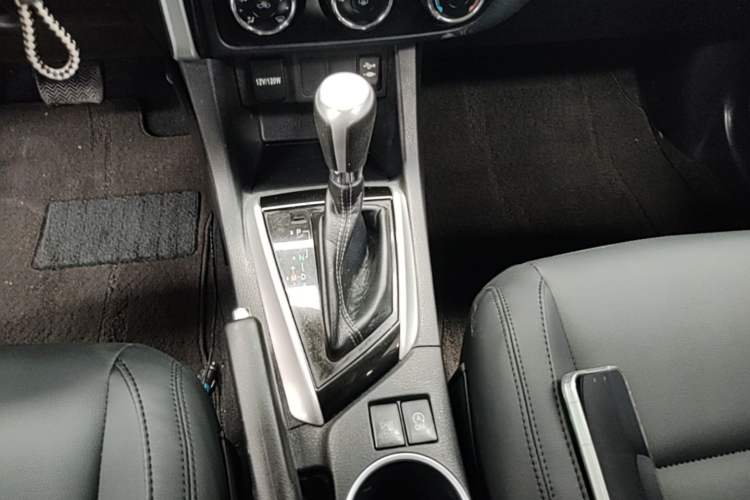 Used Toyota Levin 2017 Revised 185T CVT Elite Edition China V Standard Gear Lever