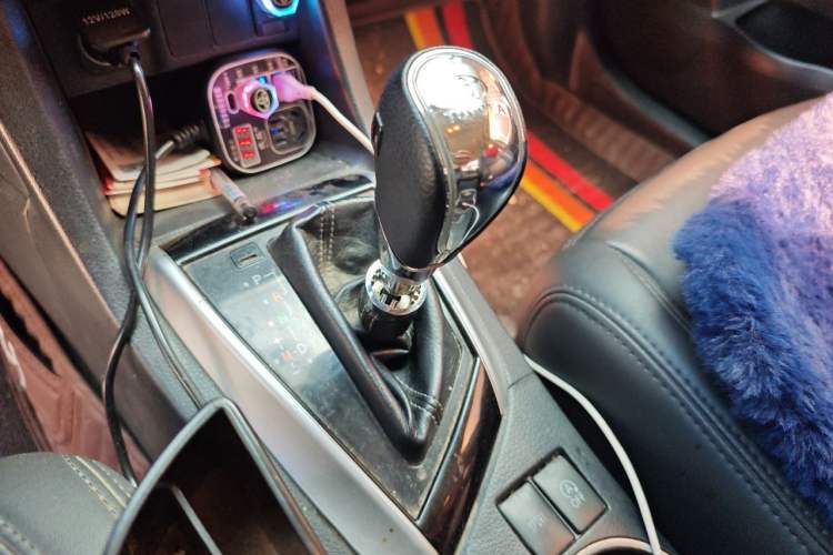 Used Toyota Levin 2017 Revised Version 185T CVT Elite Edition China VI Standard Gear Lever