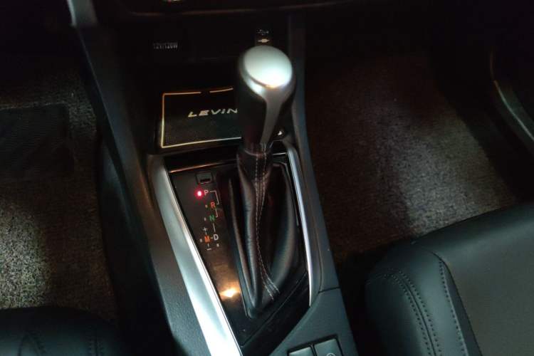 Used Toyota Levin 2017 Revised 185T CVT Elite Edition China V Standard Gear Lever