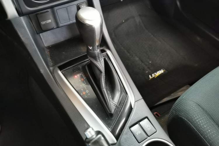 Used Toyota Levin 2017 Revised 185T CVT Elite Edition China V Standard Gear Lever