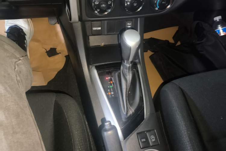 Used Toyota Levin 2017 Revised 185T CVT Elite Edition China V Standard Gear Lever