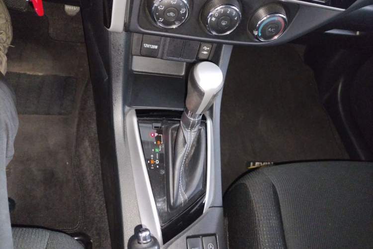 Used Toyota Levin 2017 Revised Version 185T CVT Elite Edition China VI Standard Gear Lever