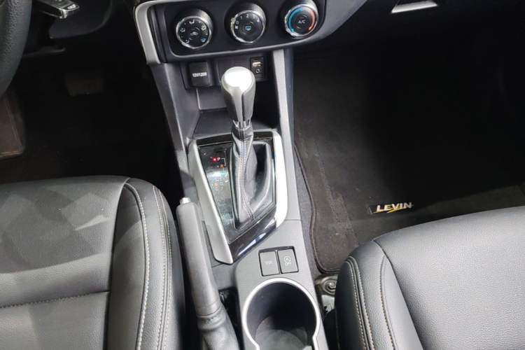 Used Toyota Levin 2017 Revised 185T CVT Elite Edition China V Standard Gear Lever