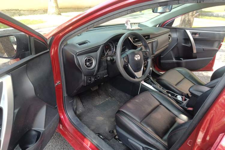 Used Toyota Levin 2017 Revised Version 185T CVT Elite Edition China VI Standard Interior 3