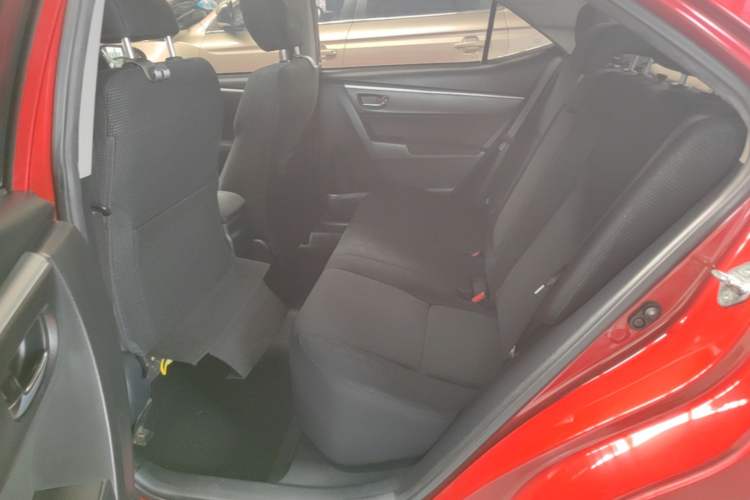 Used Toyota Levin 2017 Revised 185T CVT Elite Edition China V Standard Left Rear Seat
