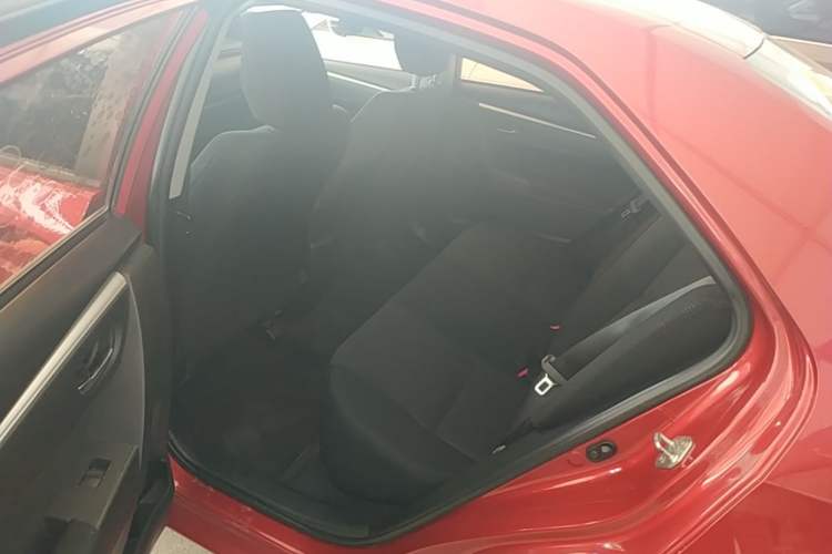 Used Toyota Levin 2017 Revised 185T CVT Elite Edition China V Standard Left Rear Seat